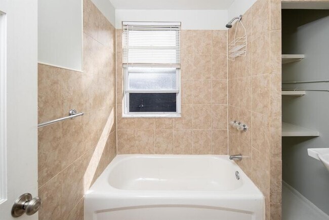 Building Photo - 233 Stow Ave