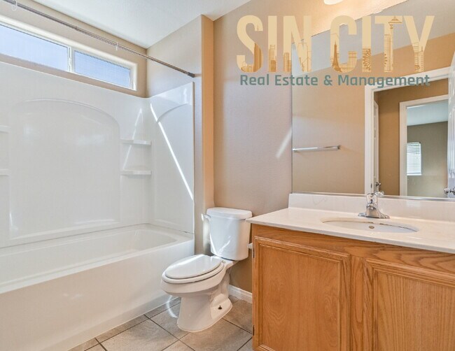 Building Photo - Spacious 4-Bedroom Oasis with 3.5 Baths in...