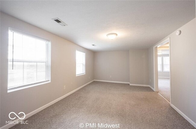 Building Photo - 395 E Main St