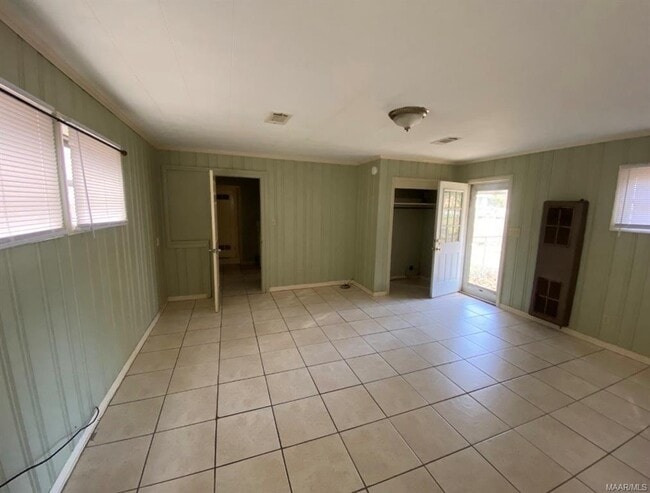 Building Photo - 508 Glenmore Rd