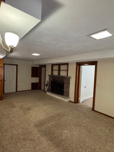 Building Photo - 175 Crescent St