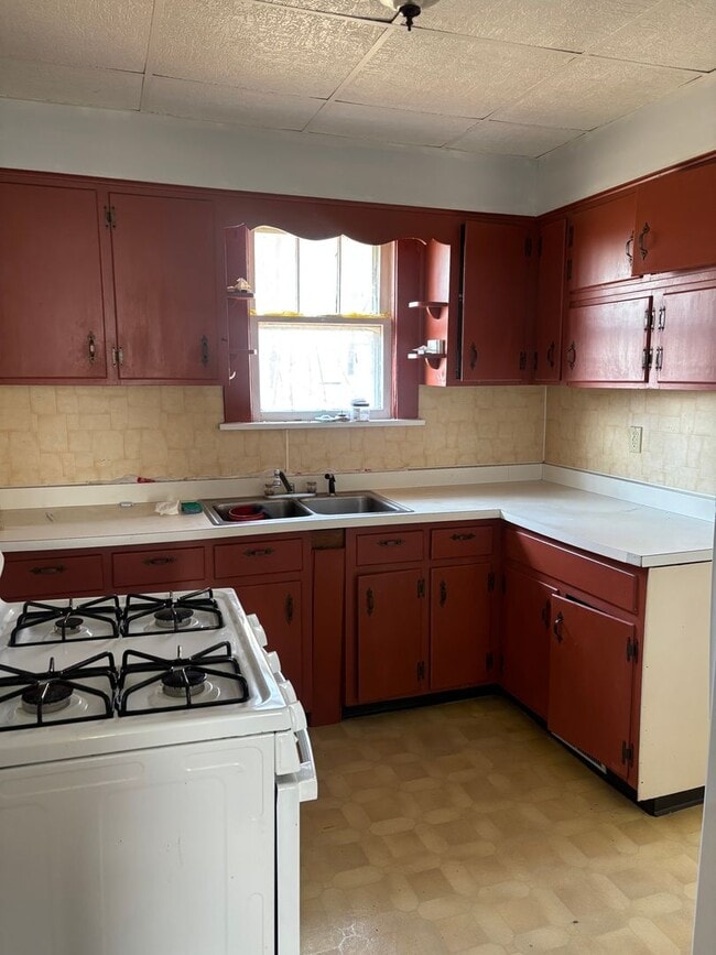 Building Photo - 620 E Reynolds St