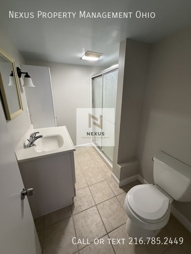 Building Photo - 843 E 232nd St