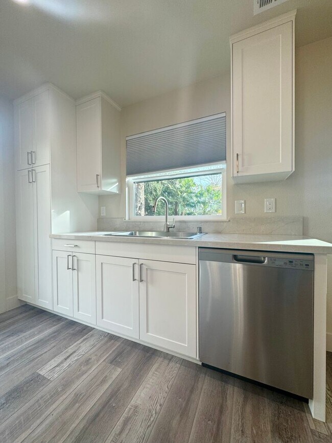 Building Photo - Luxury Living Redefined: Exquisite New Build