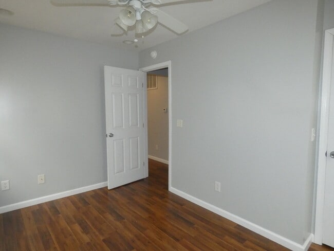 Building Photo - Beautiful Home in Gladstone, MO!