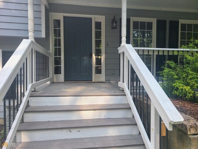 Building Photo - 127 Welcome Wood Dr