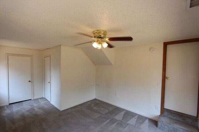 Building Photo - Charming 2 Bedroom Home in Lower Greenlaw | Large Fenced Yard