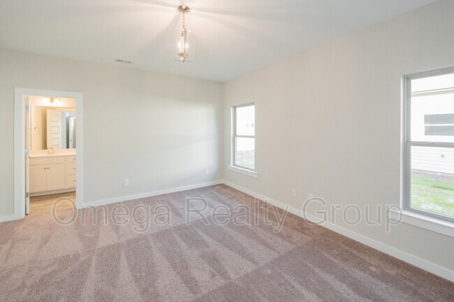 Building Photo - 45 Red Oak Ct