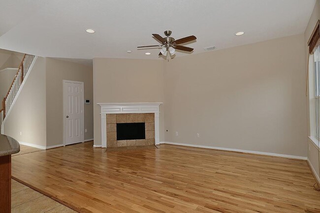 Building Photo - 35 Ebony Oaks Pl