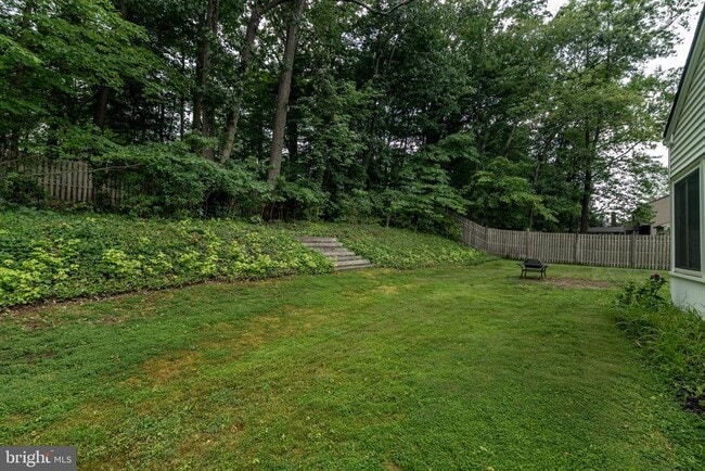 Building Photo - 1744 Lark Ln