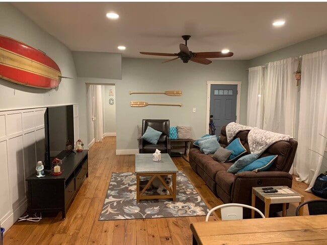 Primary Photo - 123 Oriental Ave