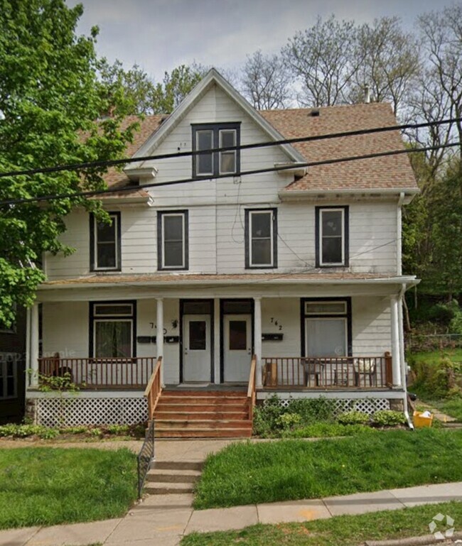 Building Photo - 742 Kirkwood St