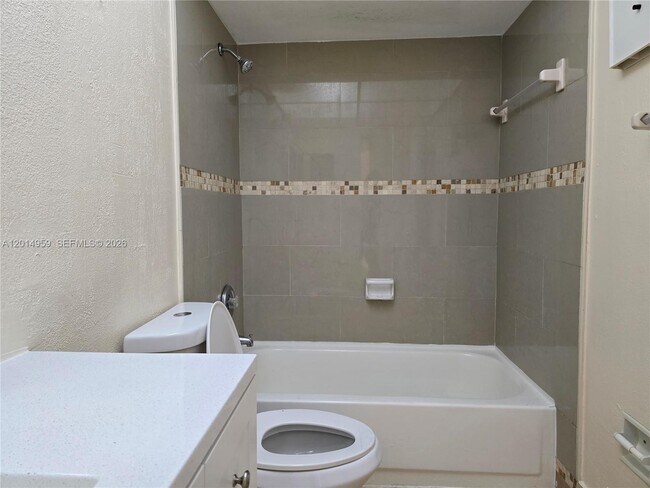 Building Photo - 11477 NW 39th Ct