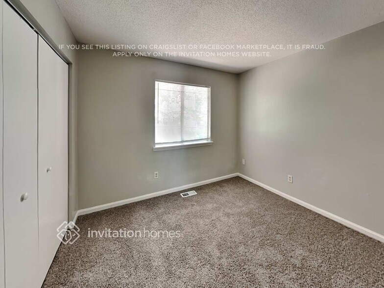 Building Photo - 7025 Markway Dr