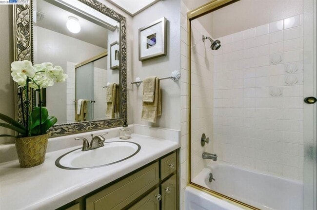 Building Photo - 3350 Fir Ave