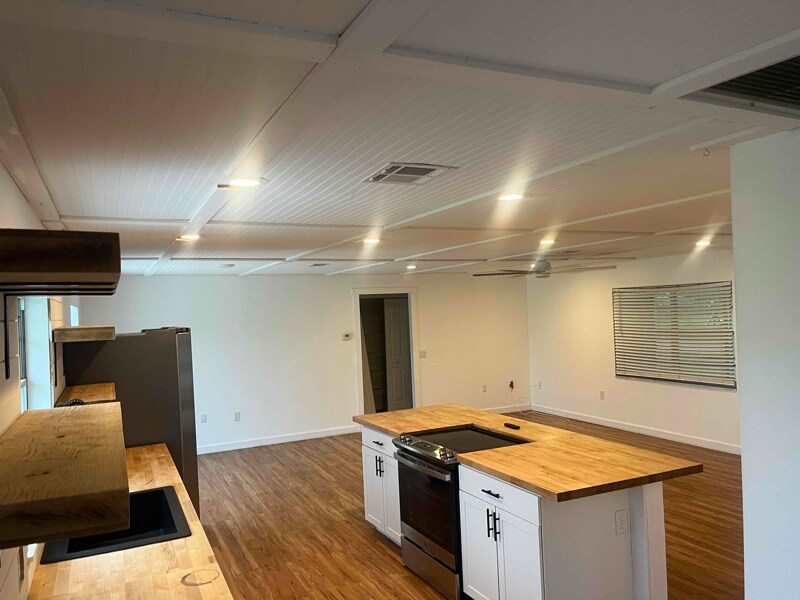 Building Photo - 1207 Garland Ave