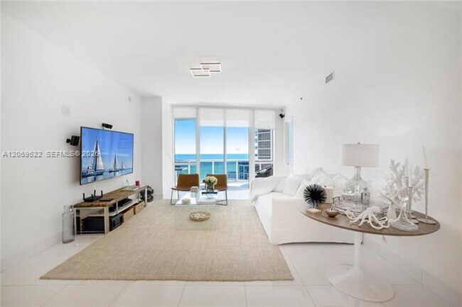 Building Photo - 15901 Collins Ave