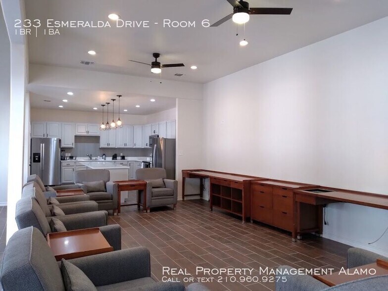 Building Photo - 233 Esmeralda Dr