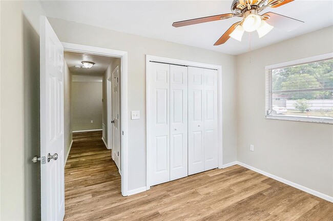 Building Photo - 2459 Indigo Dr