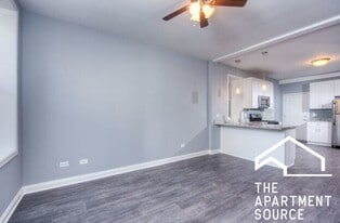 Building Photo - 1302 N Greenview Ave