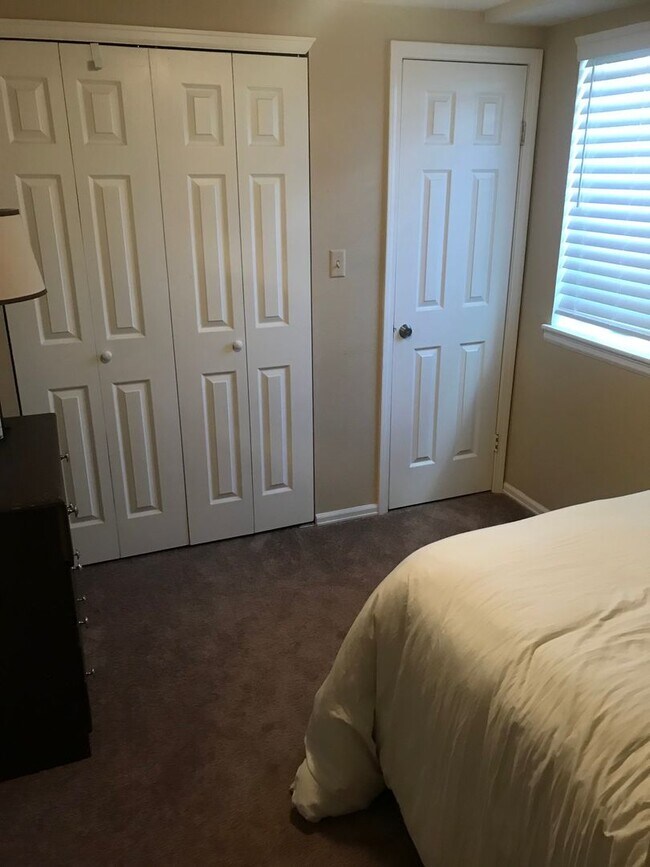 Building Photo - Reed Drive