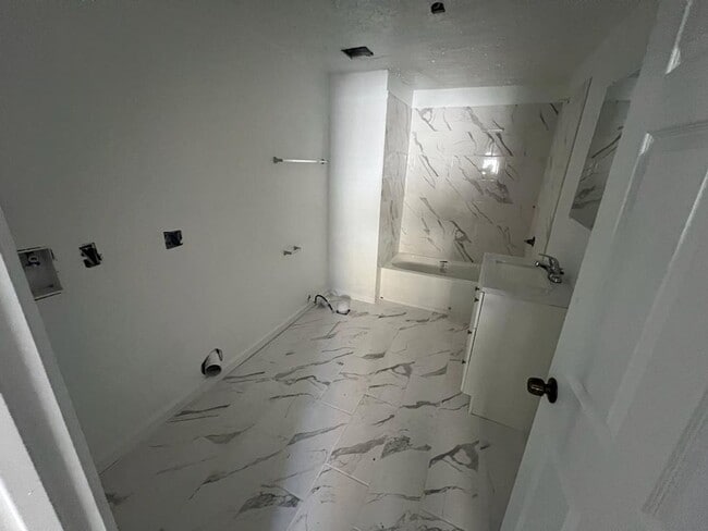 Building Photo - 741 10th St