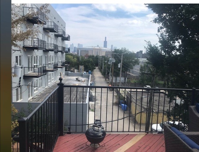 Building Photo - 19 S Leavitt St