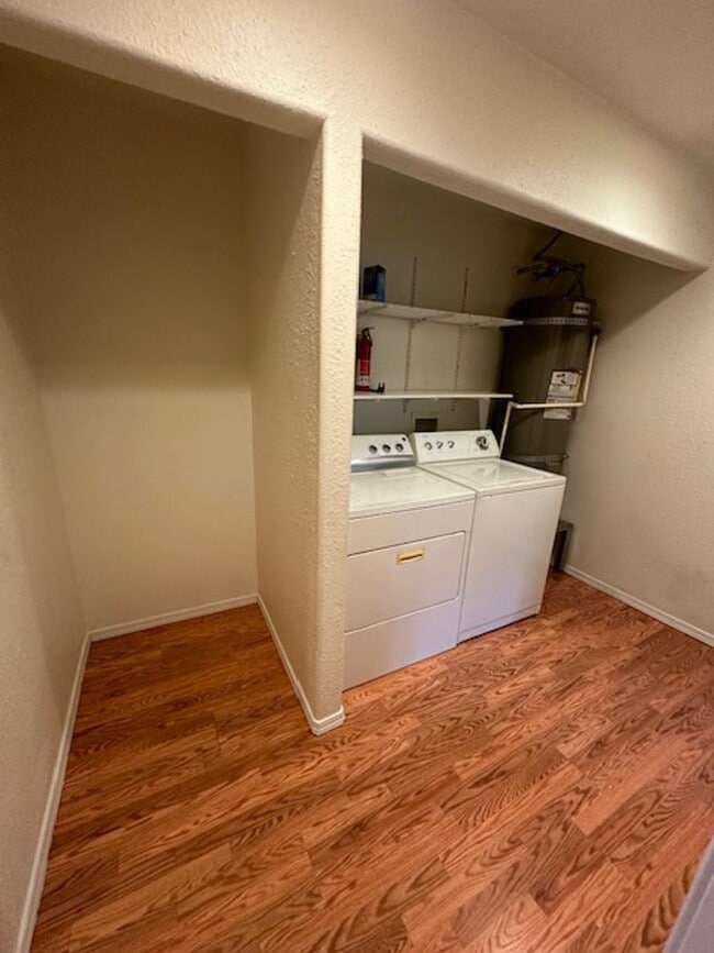 Building Photo - 303 Alder St