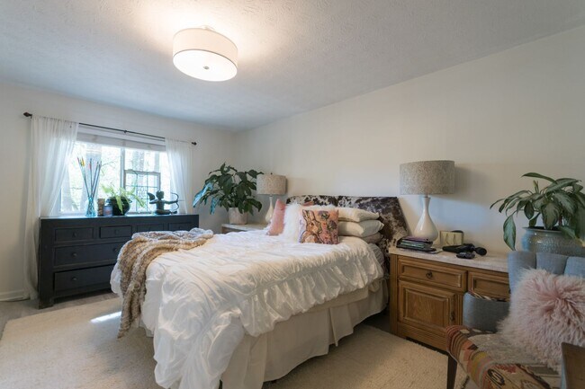 Building Photo - Beautiful 3BD/2BA Home in the Kensington Square community in Roswell.