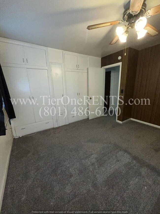 Building Photo - This property offers a NO DEPOSIT option a...