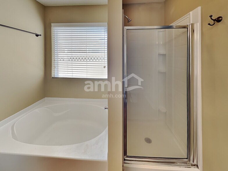 Building Photo - 3340 Blaze Dr