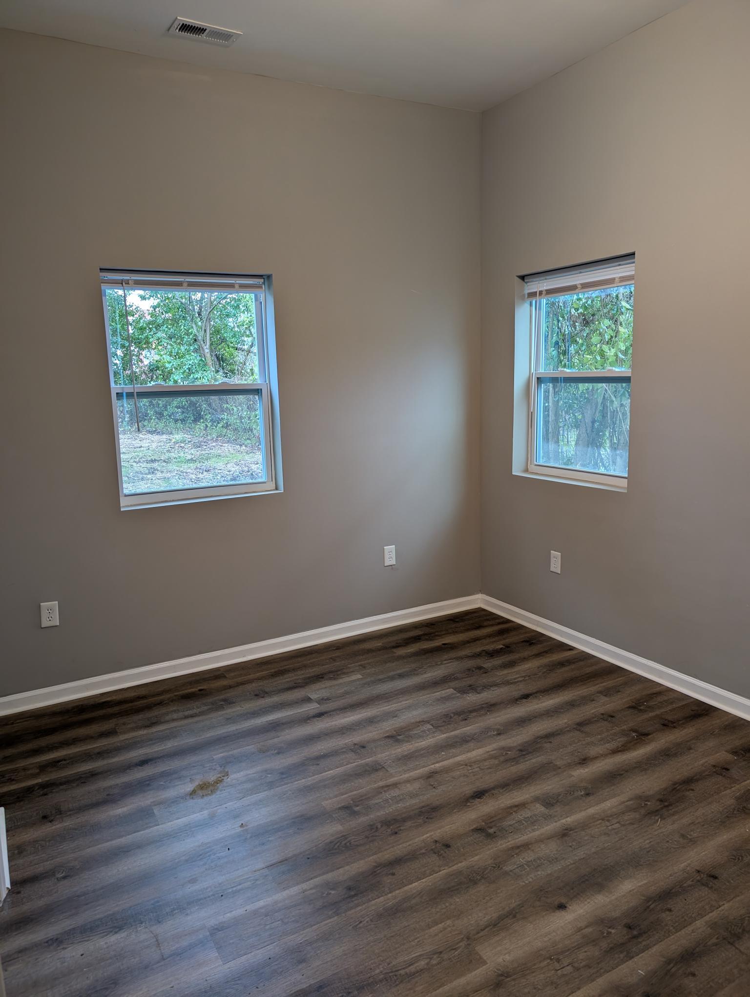 Building Photo - 457 Fewell St