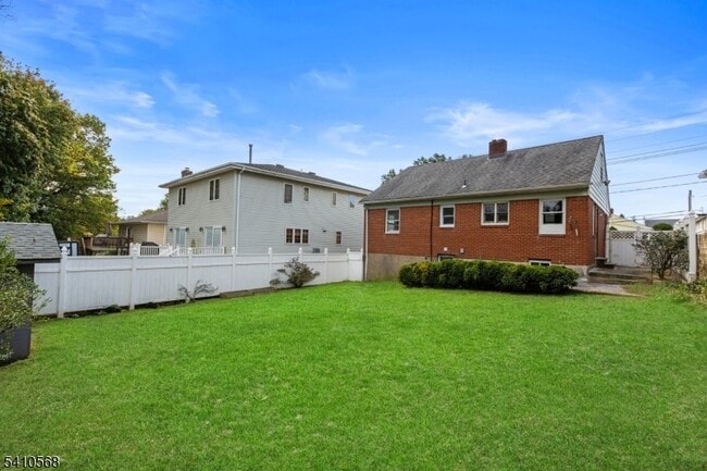 Building Photo - 133 Cleveland Ave