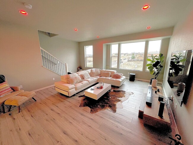 Building Photo - 7870 Bone Crk Pt