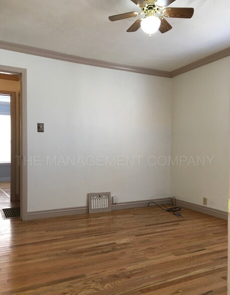 Building Photo - 576 Addison Ave W