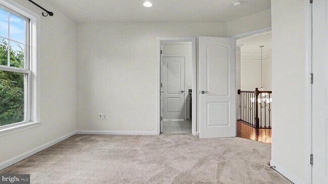 Building Photo - 40978 Spur Run Ln