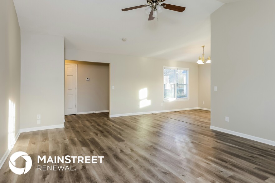 Building Photo - 203 Sullivan Ct