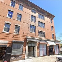 Building Photo - 250 S Orange Ave