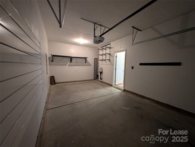 Building Photo - 8419 Candlenut Ln