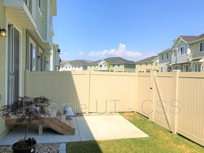 Building Photo - 3178 W Prairie Grass Dr