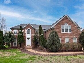 Building Photo - 743 Rolling Fork Dr