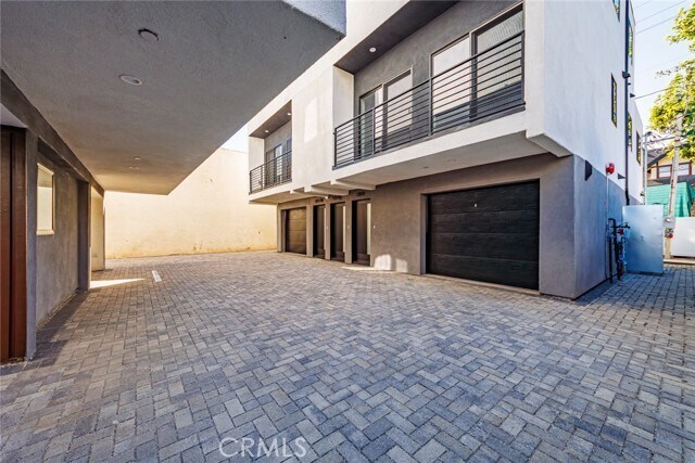 Building Photo - 1857 Crenshaw Blvd