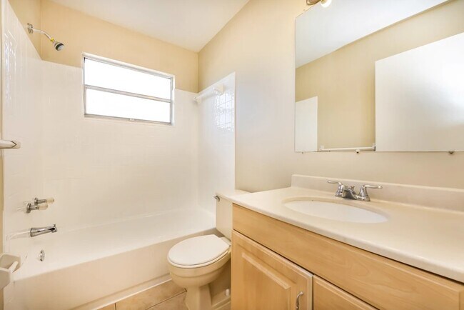 Building Photo - 11446 Walsingham Rd