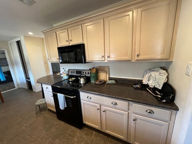 Building Photo - 2204 Boyd Ave