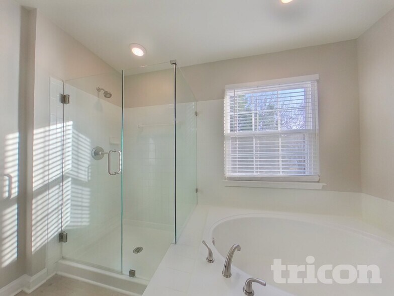 Building Photo - 6107 Tesh Ct