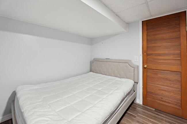 Building Photo - Move-In Ready 4 bedroom, 3 bathroom Home i...