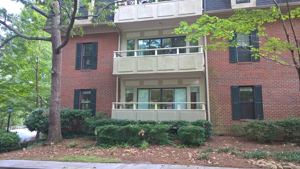 25116 is 1st Floor, Left corner, Unit #116 - 25116 Plantation Dr NE