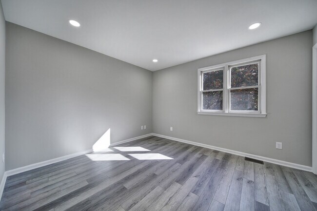 Bedroom 2 - 333 Circle Ave