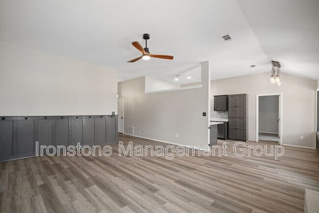 Building Photo - 11665 N 156th E Ave