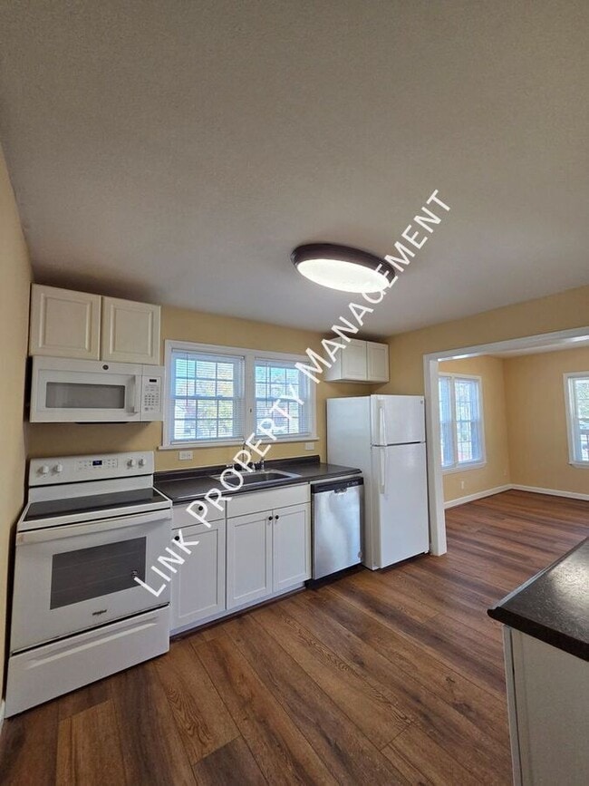 Building Photo - 129 N Moore Rd